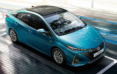 不只省油钱，现在还要大降价 22 万元！Toyota Prius PHV 小改款，60 公里内免加油