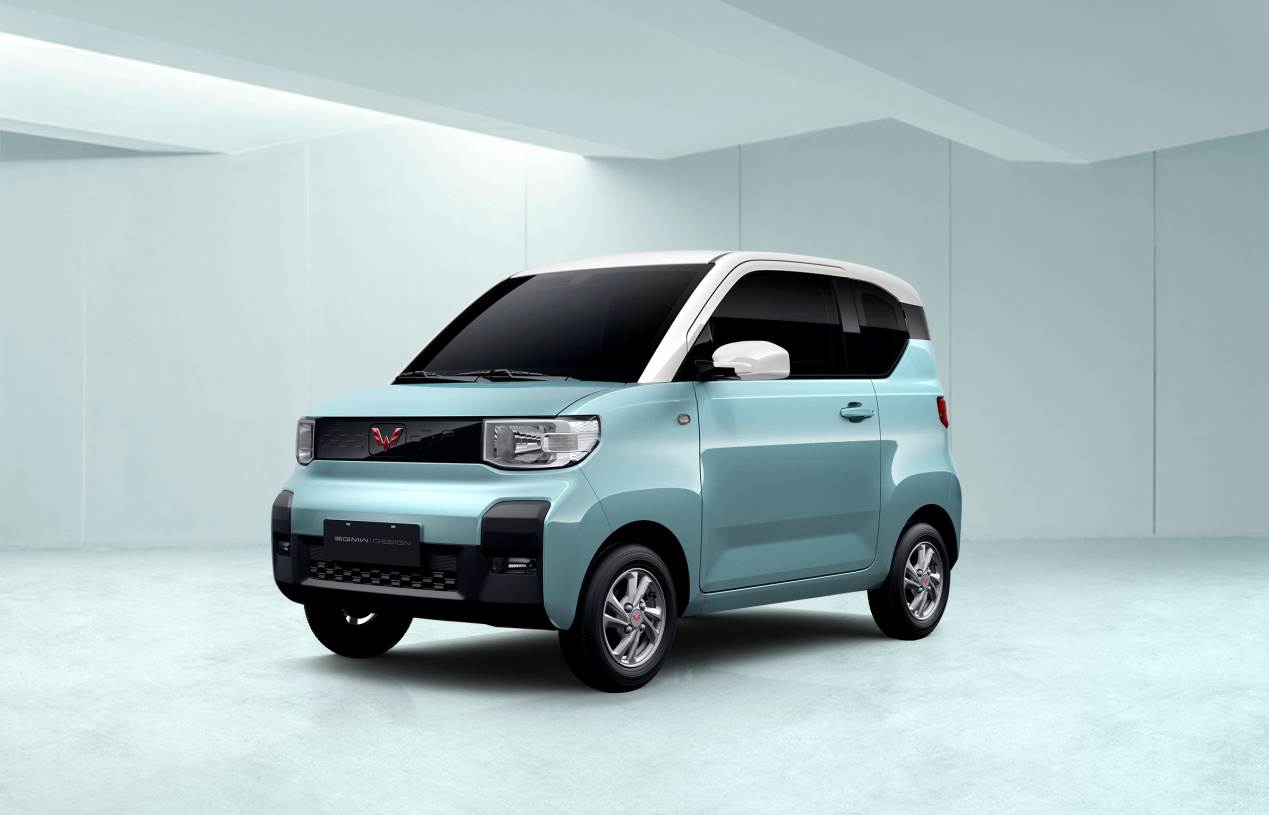 神车家族再添新成员，五菱首款四座新能源车正式命名为“宏光MINI EV”