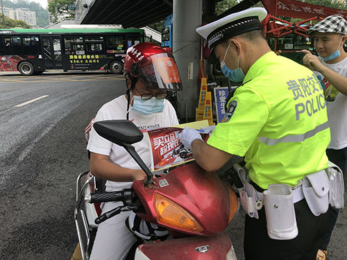 “一盔一带”台州老大立马电动车率先行动，为行业做出表率