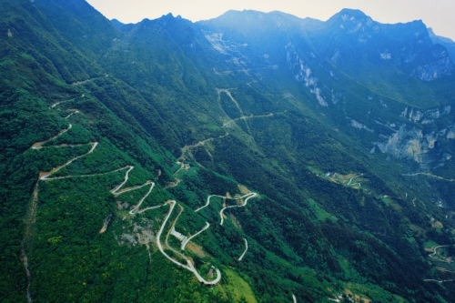 这样的轿跑让人更放心！第二代UNI-V三项全优通过中国汽研山路长下坡制动安全测试！